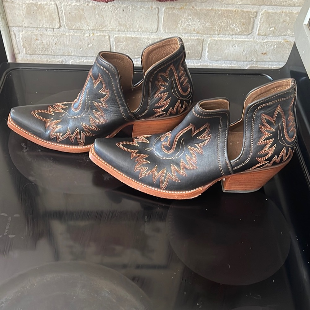 Ariat booties. Size 10B. Good condition